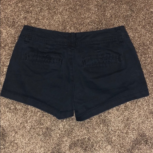 Black shorts - Picture 2 of 3